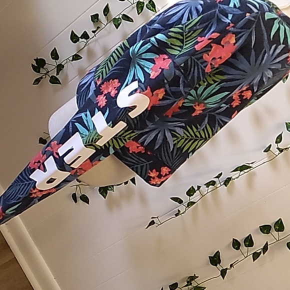 HOLLISTER TROPICAL SWEATSHIRT SZ S - Picture 4 of 8